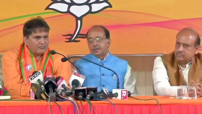AAP MLA Devinder Kumar Sehrawat Joins BJP in Delhi, Becomes 2nd Legislator to Switch Party Within a Week