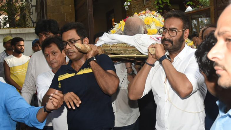 Veeru Devgan's Funeral: Ajay Devgn Bids an Emotional Goodbye to His Father, Bollywood Celebs Offer Their Last Prayers