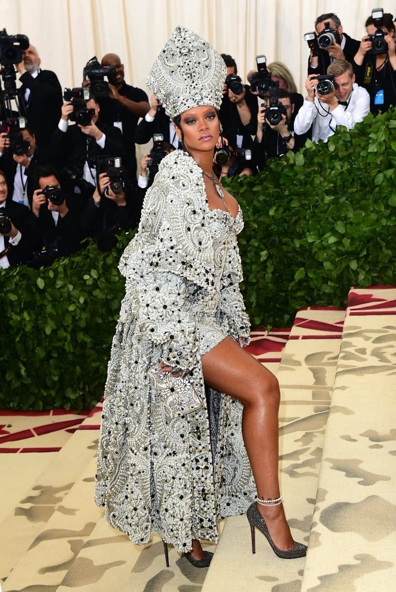 Best Of Rihanna From Met Gala: Check Out Some Of Her Outlandishly ...