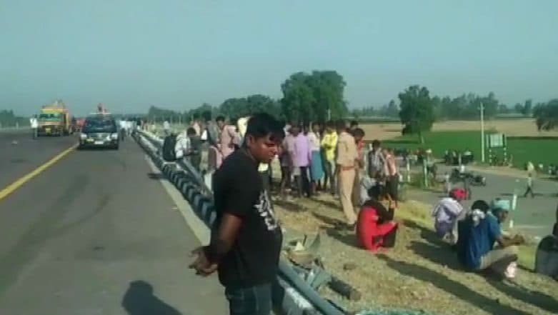 Uttar Pradesh: 5 Dead, Over 30 Injured After Bus Rams Into Tractor Trolley on Agra-Lucknow Expressway in Unnao Uttar Pradesh: 5 Dead, Over 30 Injured After Bus Rams Into Tractor Trolley on Agra-Lucknow Expressway in Unnao