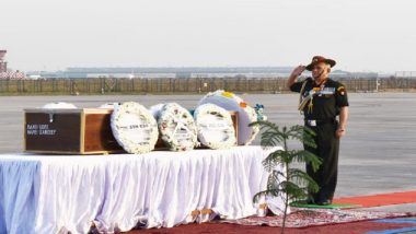 Jammu And Kashmir: General Bipin Rawat Pays Homage to Martyred Indian Army Jawan in Pulwama