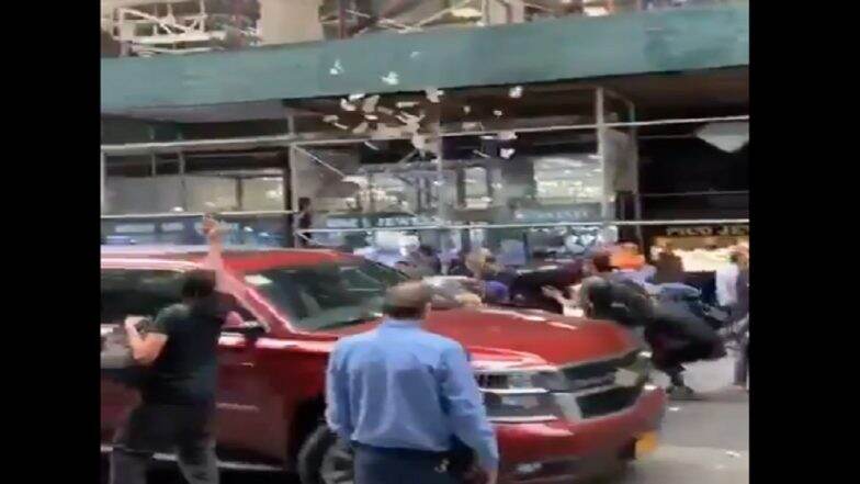 Video Claiming Indian Man Throwing USD 100,000 in Air To Celebrate PM Narendra Modi's Victory in 2019 Lok Sabha Elections at 47 Street in New York is Fake