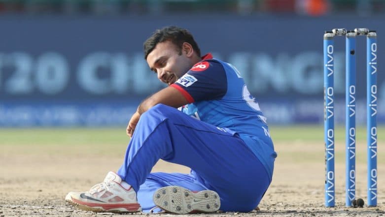 Delhi Capitals' Amit Mishra Abuses Trent Boult After He Drops Catch on His Fourth Hat-Trick in IPL 2019 Delhi Capitals' Amit Mishra Abuses Trent Boult After He Drops Catch on His Fourth Hat-Trick in IPL 2019