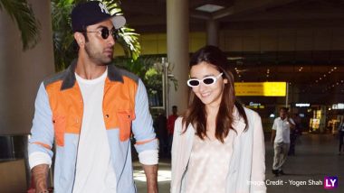 Ranbir Kapoor and Alia Bhatt Get Caught Smiling and Chatting at the Airport, What's Cooking? (View Pics)