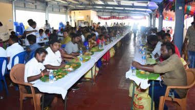 Sarkar Actor Vijay Wins Hearts as He Treats Autorickshaw Drivers to Lunch and Gifts – View Pics