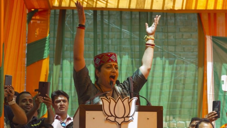Twitter Antakshari Started by Smriti Irani as People Stay Indoors For Janata Curfew Amid Coronavirus Outbreak; Here's How Netizens Are Joining in With Songs