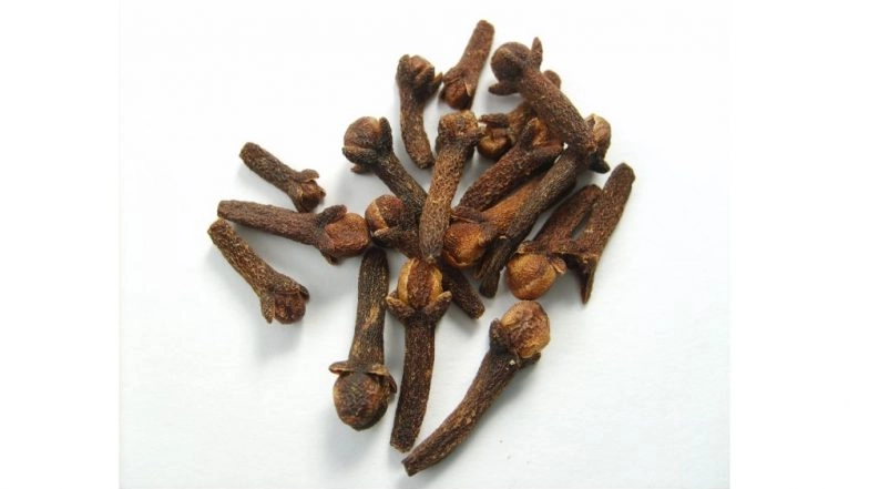 Home Remedy of the Week: How to Treat Arthritis Pain With Clove Oil or Cloves Naturally