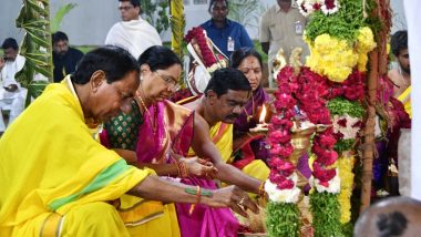 Telangana CM K Chandrasekhar Rao Offers Prayers at Tirupati Temple