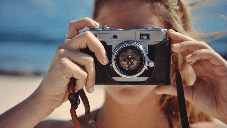 Topless Pictures of French Tourist go Missing! Appeals on Social Media to Find Her Camera
