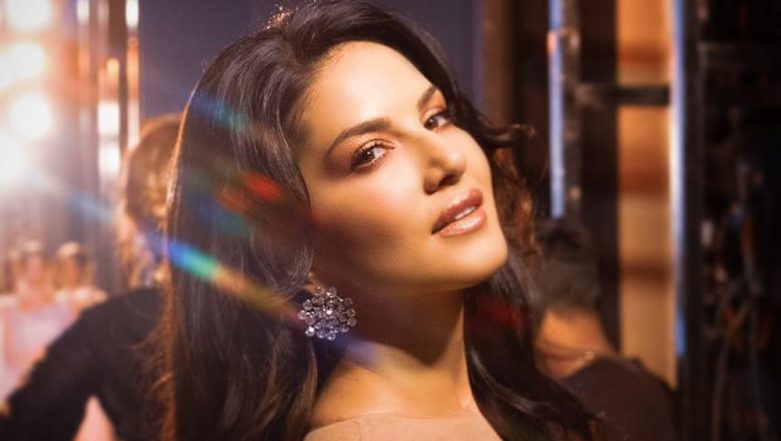 Indian School Girl Photos Xxx Nangi - Sunny Leone Talks About Her Life in India, Daughters and More! | ðŸŽ¥ LatestLY