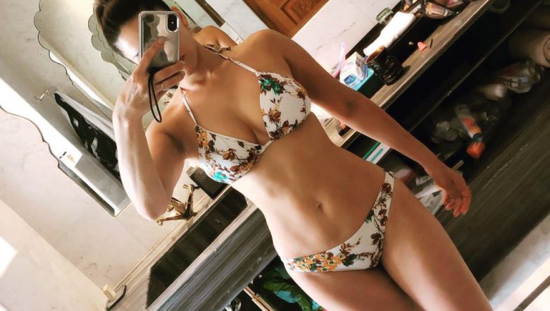 Sunny Leone's Sizzling Picture in a Floral Bikini is Too Hot To Handle for  a Manic Monday | ðŸ‘— LatestLY