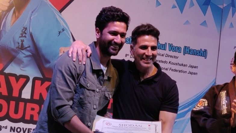 Akshay Kumar Out, Vicky Kaushal in LOL: Land Of Lungi?