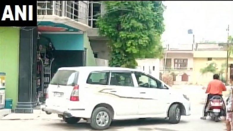 CBI Raids Ex-UP Minister Gayatri Prajapati in Illegal Sand Mining Case, Searches Conducted at 22 Locations