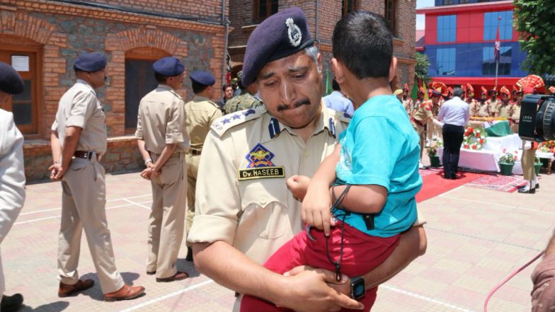 Jammu and Kashmir: Senior Police Officer Breaks Down Carrying Son of Martyred Inspector Arshad Khan