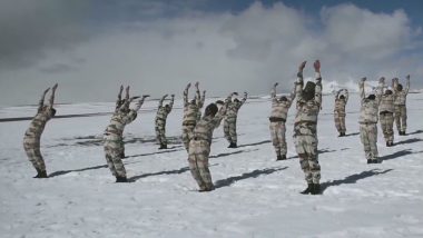 International Yoga Day 2019: Indo-Tibetan Border Police Personnel Perform Yoga at Minus 10 Degree Temperature (Watch Video)