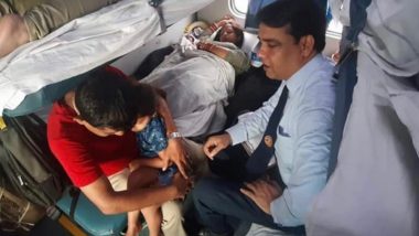 Indian Railways Delhi TTE Helps Woman Deliver Baby on Train, Ministry of Railways Praises His Kind Act