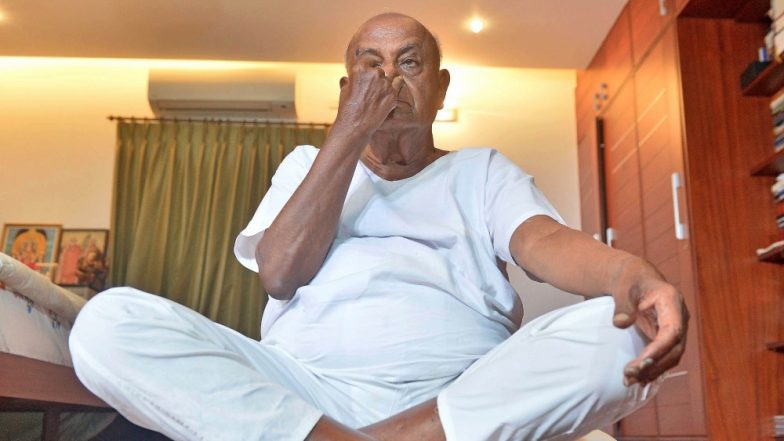 International Day of Yoga 2019: Deve Gowda Performs Yoga at 87 ...