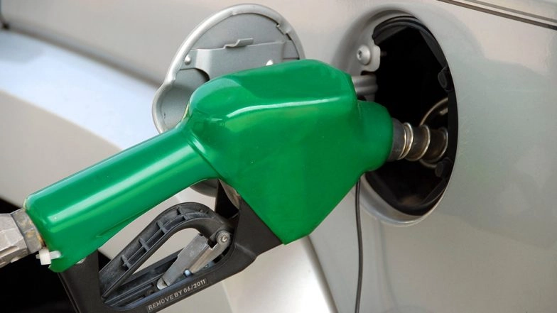 Fuel Price Hike: Congress, Shiv Sena, IUML Give Adjournment Motion Notices in Lok Sabha Over Rise in Petrol, Diesel and LPG Prices