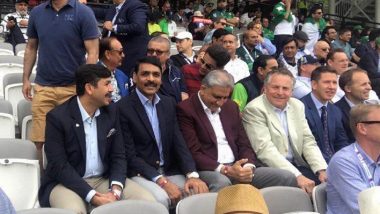 Pakistan Army Chief Qamar Javed Bajwa at Lord’s to Watch PAK vs SA ICC Cricket World Cup 2019 Clash; See Pics