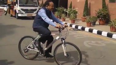 Harsh Vardhan Takes Charge as Health Minister, Rides on Cycle to Reach Office on Day 1