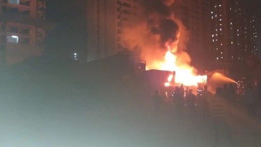 Mumbai: Fire Breaks Out at Shop in Akbar Ali Compound of Jogeshwari, Emergency Services Pressed Into Action