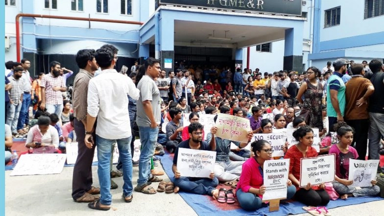 West Bengal Doctors' Strike: Junior Docs Set Precondition For Talks With Mamata Banerjee