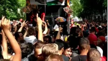 Video of Foreigners Dancing on 'Lollypop Lagelu' Going Viral is NOT From London! Watch Original Footage From Berlin