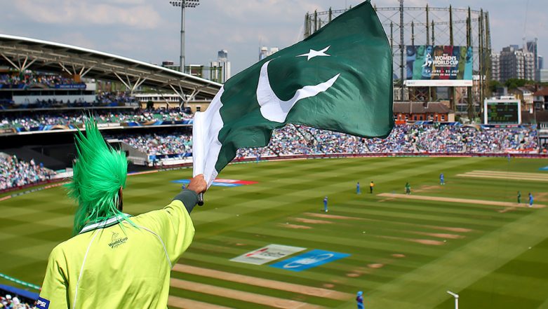 Indian Fan Supports Pakistan Cricket Team During PAK vs SA ... - 781 x 441 jpeg 72kB