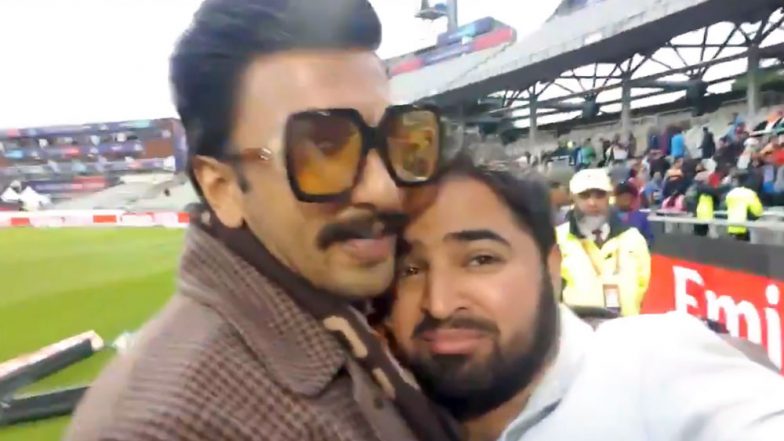 This Video of Ranveer Singh Comforting Pakistani Comedian Aatif Nawaz after PAK’s Defeat against India Is Going Viral for All the Right Reasons!