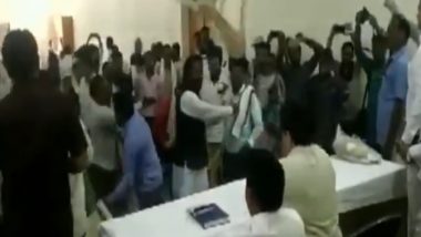 Ruckus at BSP Meeting in Maharashtra; Party Workers Hurl Chairs And Abuses at Each Other, Watch Video