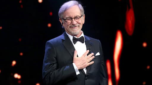 Steven Spielberg Is Writing a Horror Series Which Can Be Watched Only at Night Steven Spielberg Is Writing a Horror Series Which Can Be Watched Only at Night