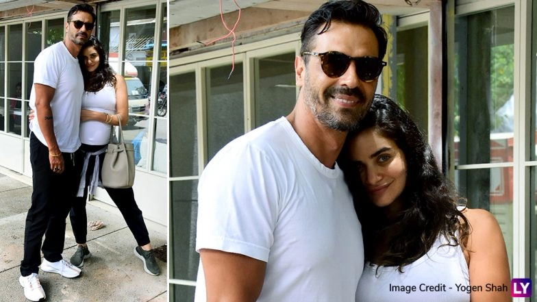 Arjun Rampal's Girlfriend Gabriella Demetriades Flaunts her Baby Bump as she Enjoys a Lunch Date with the Actor - View Pics
