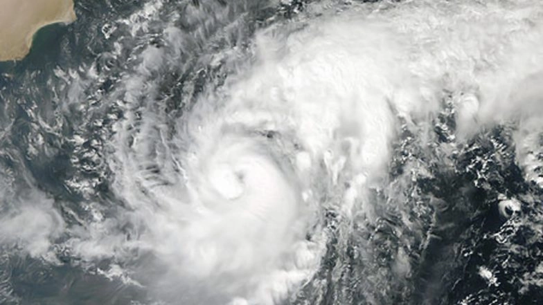 Cyclone Vayu in Gujarat: List of Dos and Don'ts by NDMA to Keep you Safe During the Severe Cyclonic Storm