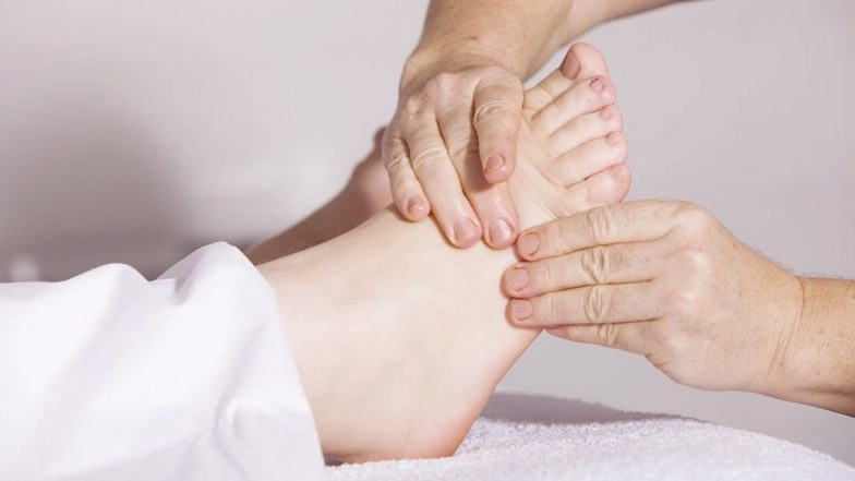 Head And Foot Massage For Rail Passengers: Indian Railways to Offer Massage Service Onboard in 39 Trains
