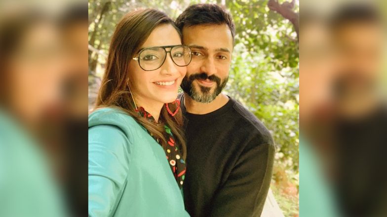 Sonam Kapoor & Anand Ahuja Twin in Black As They Arrive in Mumbai Post Vacation in Japan