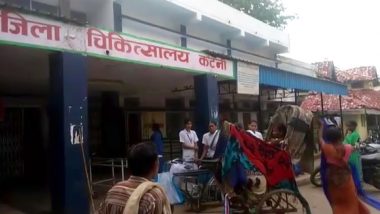 Medical Apathy in Madhya Pradesh: Woman Gives Birth on Cycle-Rickshaw Outside Health Centre Due to Non-Availability of Ambulance