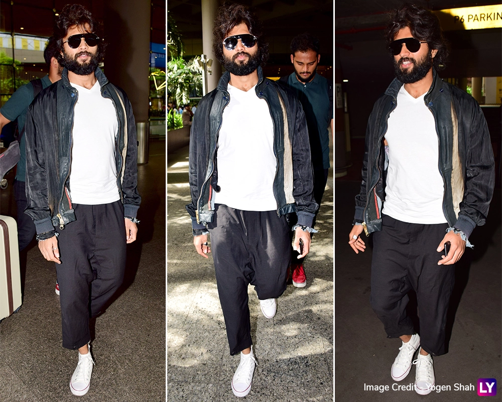 Vijay Deverakonda at Mumbai airport.
