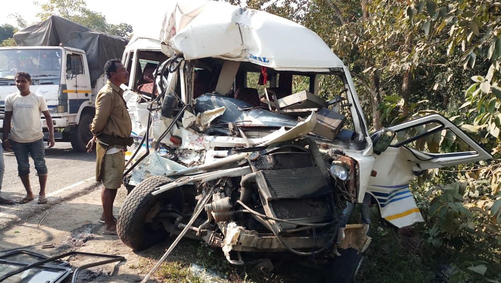 Nepal: Bus Skids Off Road in Arghakhanchi District; 16 Dead Nepal: Bus Skids Off Road in Arghakhanchi District; 16 Dead