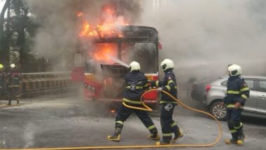 Mumbai: BEST Bus Catches Fire Near Maheshwari Udyan in Matunga; Watch Video