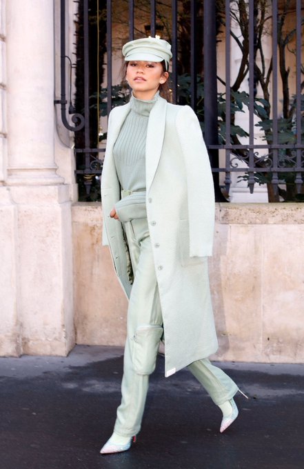Zendaya Gets 100 Brownie Points For Being Chic And Fashionable During ...