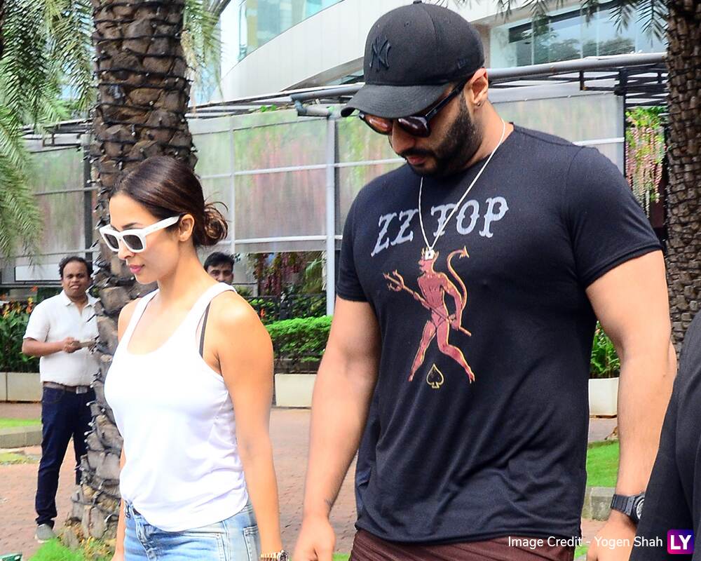 Arjun Kapoor and Malaika Arora spotted in Mumbai.