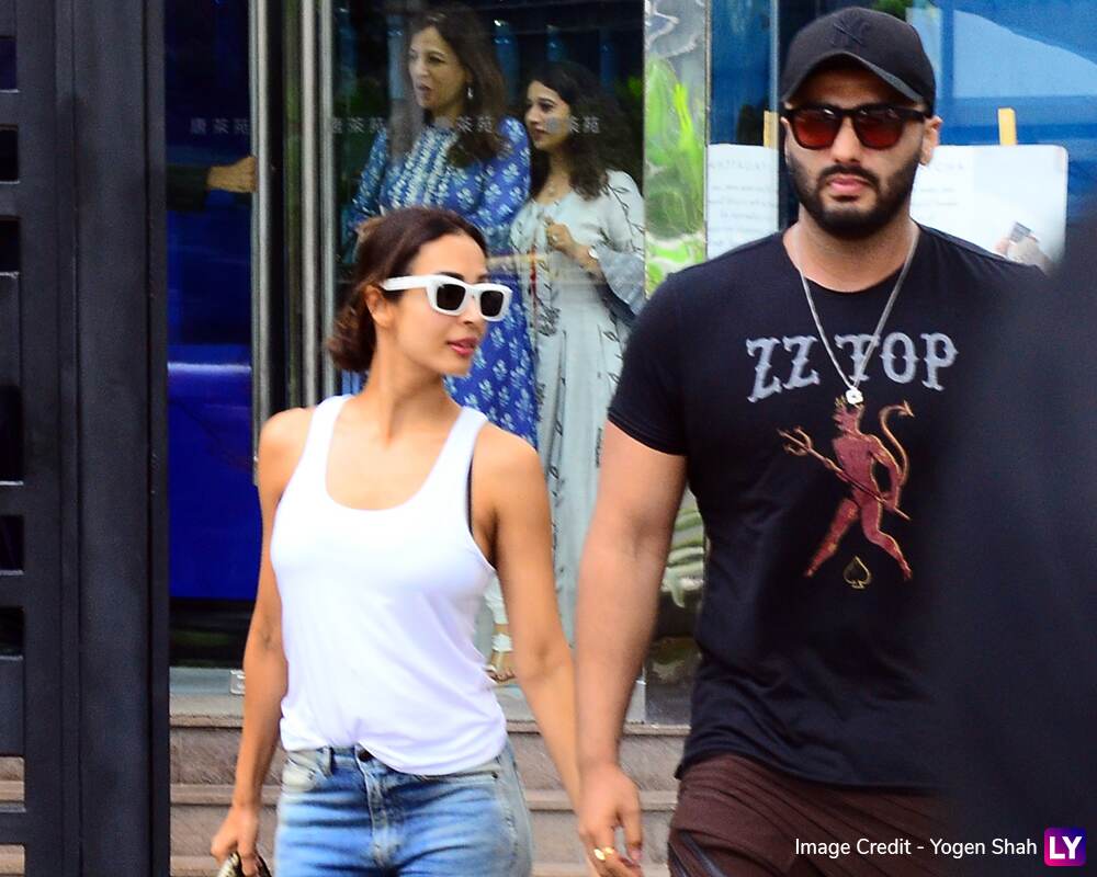 Arjun Kapoor and Malaika Arora spotted in Mumbai.