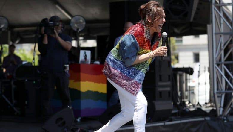 US Presidential Elections 2020 Candidate Kamala Harris Dances at LGBT Pride Parade in San Francisco (Watch Video) US Presidential Elections 2020 Candidate Kamala Harris Dances at LGBT Pride Parade in San Francisco (Watch Video)