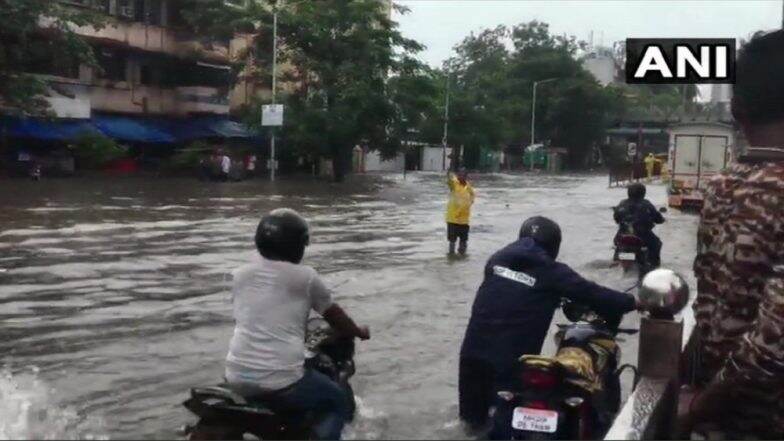 Mumbai Rains: Local Train Services, Road Traffic Hit Hard Due to Heavy Rains and Water-Logging Mumbai Rains: Local Train Services, Road Traffic Hit Hard Due to Heavy Rains and Water-Logging