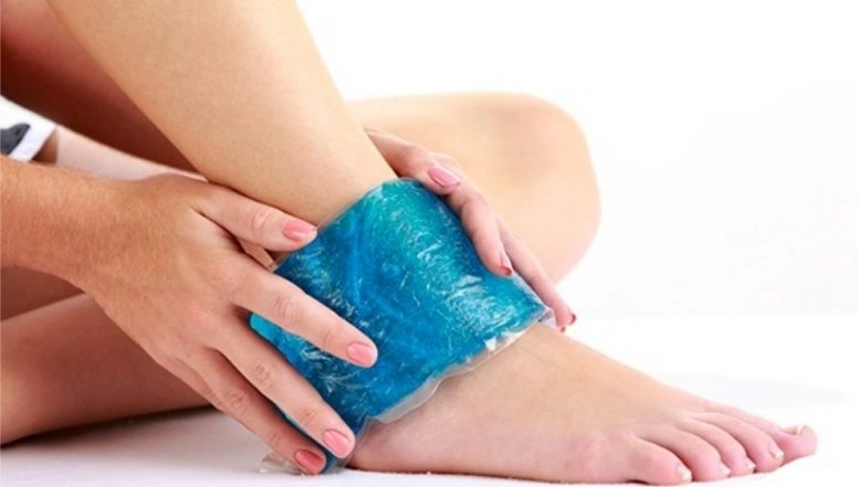 Should You Ice or Heat an Injury? What You Get Wrong About Easing Aches and Pains