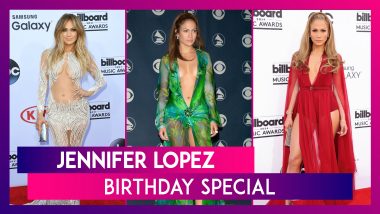 Happy Birthday Jennifer Lopez, 10 Most Sexy Attires Donne by the American Artist