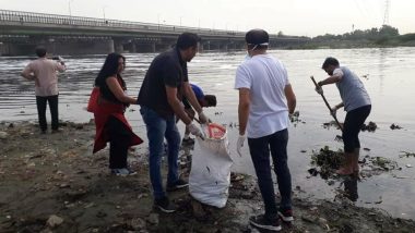 Newspaper Hawkers Take Charge of Cleaning Yamuna River Banks in Delhi