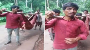 Medical Apathy in Odisha: Relatives Carry Body of a Man in Sling Made of Clothes After Hospital Refuses Van