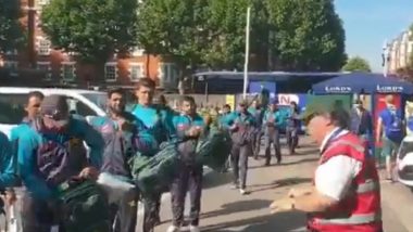 Pakistan Cricket Team Made to Wait Outside Lord's Before PAK vs BAN Match in ICC CWC 2019, Watch Video