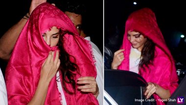 Is Jacqueline Fernandez Hiding Her New Look for a Film? These Paparazzi Pictures of Her Covering Her Face Suggest So!